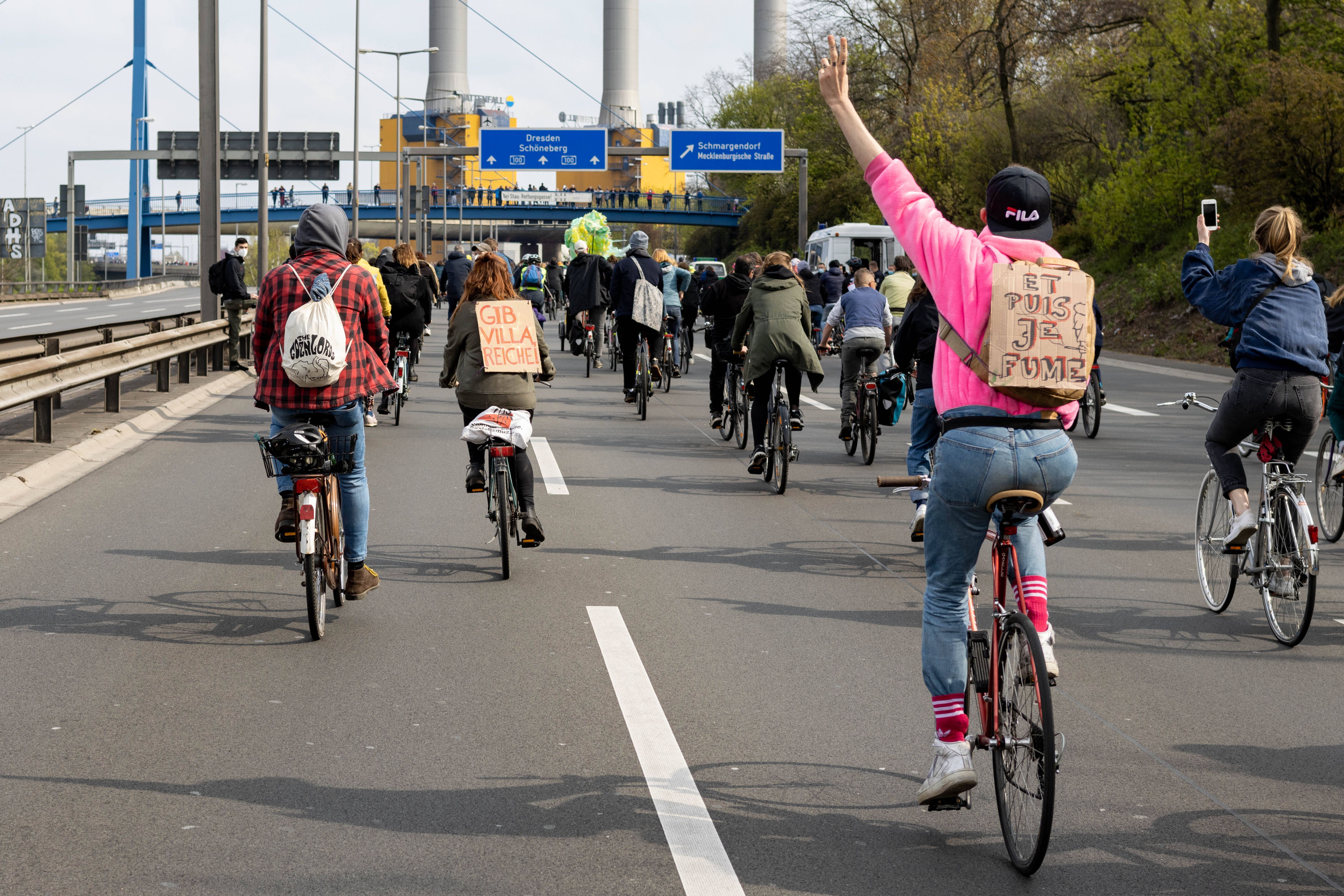 Klimaaktivisten Radeln Heute über Stadtautobahn – A100 Wird Gesperrt