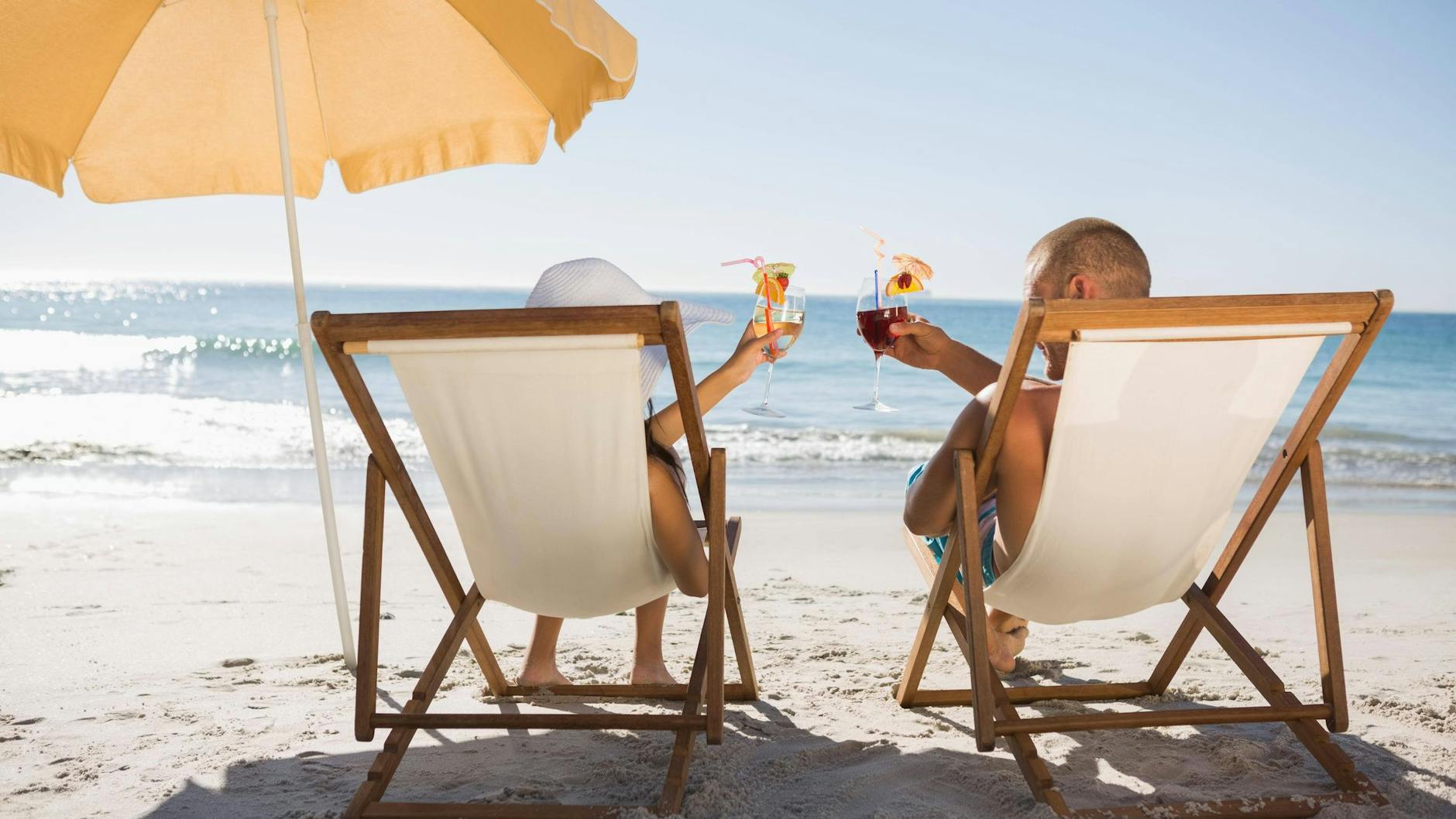 Den vorzeitigen Ruhestand am Strand im Liegestuhl genießen – das geht nur, wenn man sich um das Finanzielle keine Sorgen zu machen braucht.