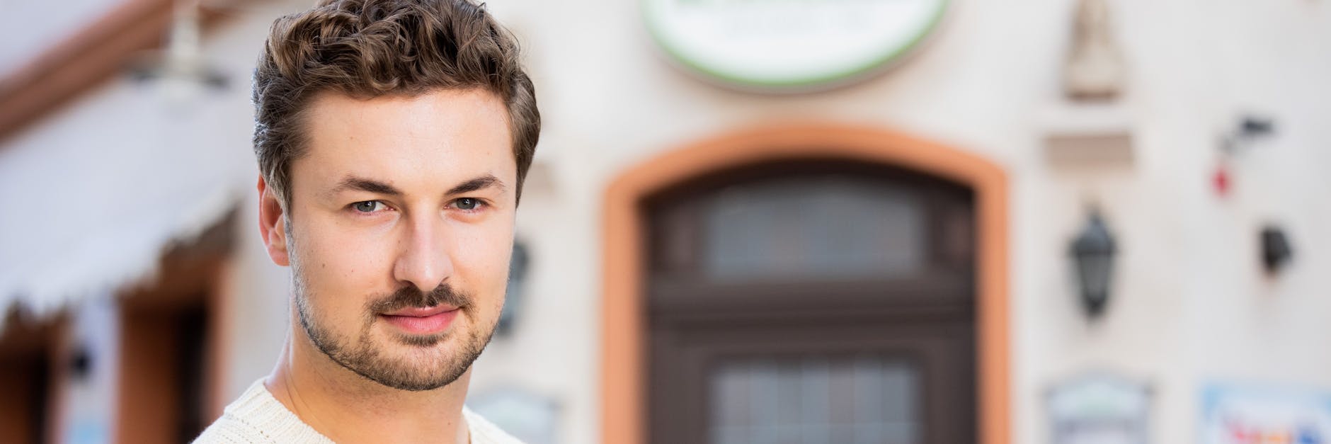 Nicolas Puschmann bekommt eine Gastrolle bei „Unter uns“ und erklärt, wie er seinen steilen Karriere-Aufstiegt selbst empfindet und warum ihn das ziemlich nervös macht.