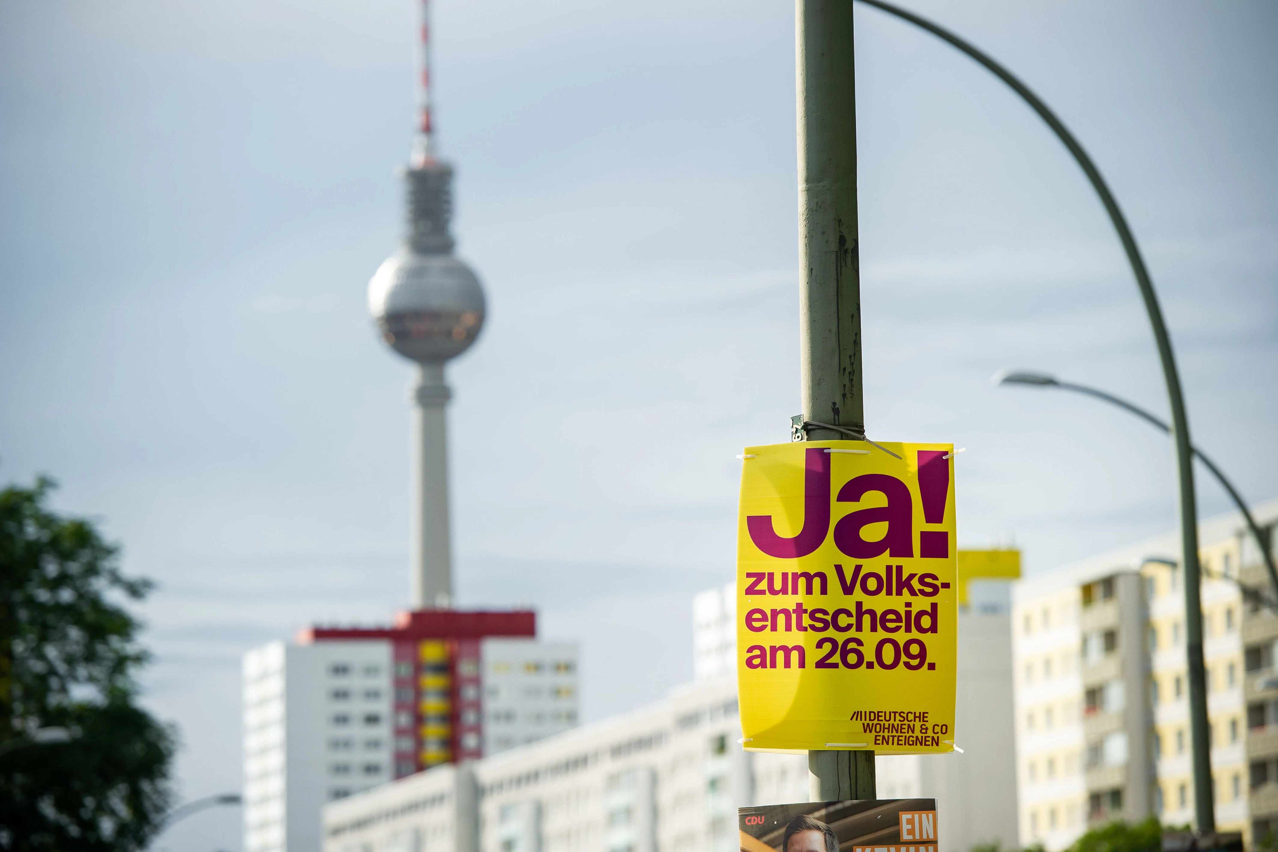 After months of campaigning, the referendum on expropriating more than 240,000 Berlin homes is also coming on election day.