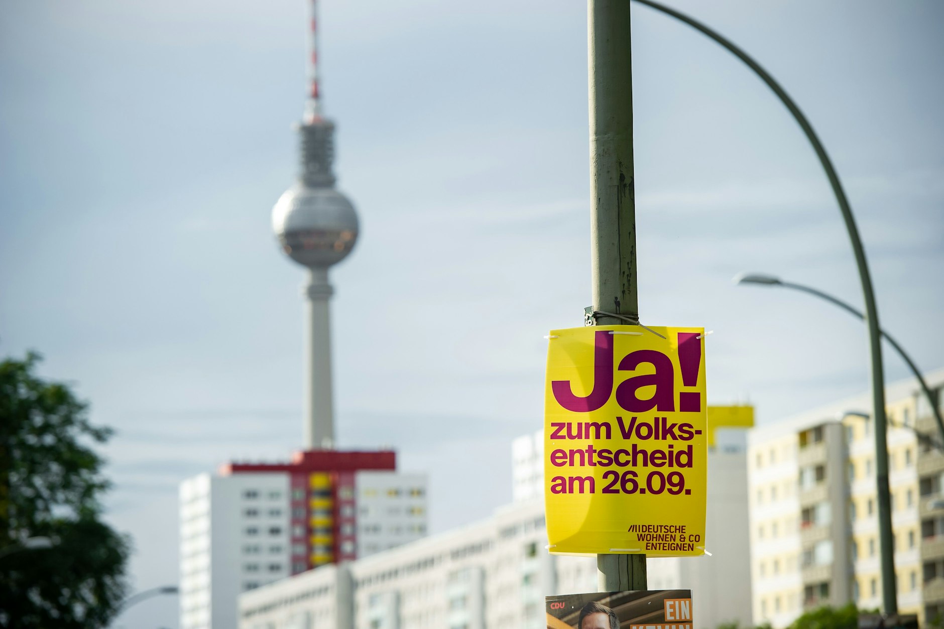 After months of campaigning, the referendum on expropriating more than 240,000 Berlin homes is also coming on election day.