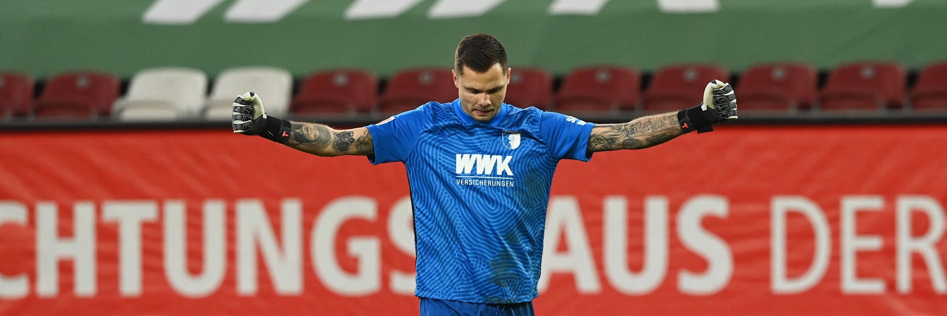 So jubelte Unions Ex-Torwart Rafal Gikiewicz nach dem Sieg seiner Augsburger gegen die Eisernen.&nbsp;