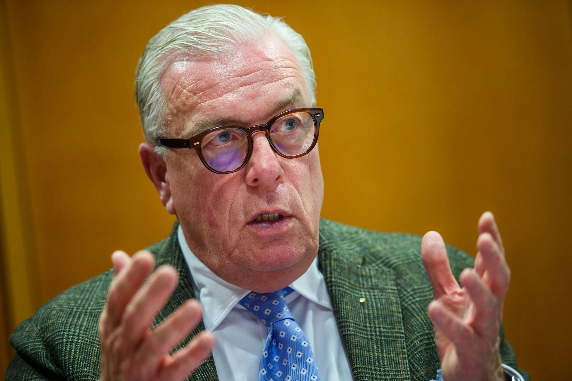 Ärztepräsident Klaus Reinhardt lehnt stärkere Einschränkungen für Ungeimpfte derzeit ab. 