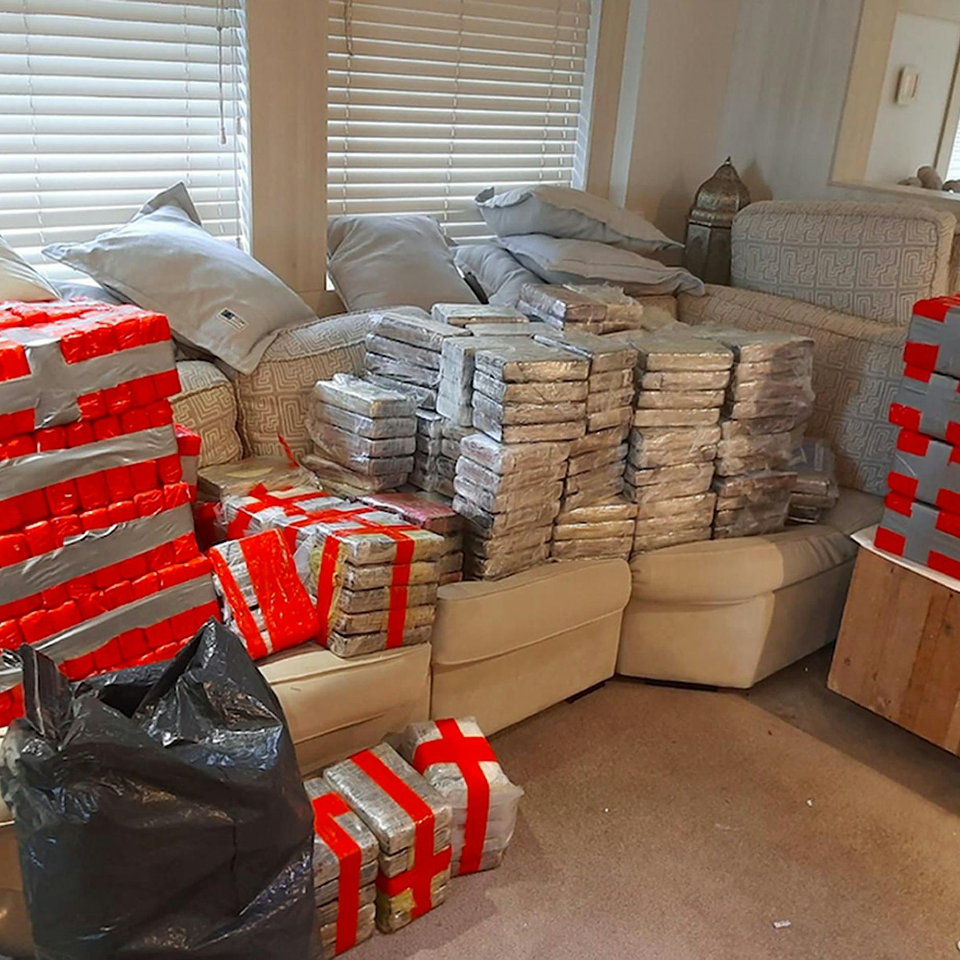 Fahnder finden zwei Tonnen Kokain auf Luxusyacht