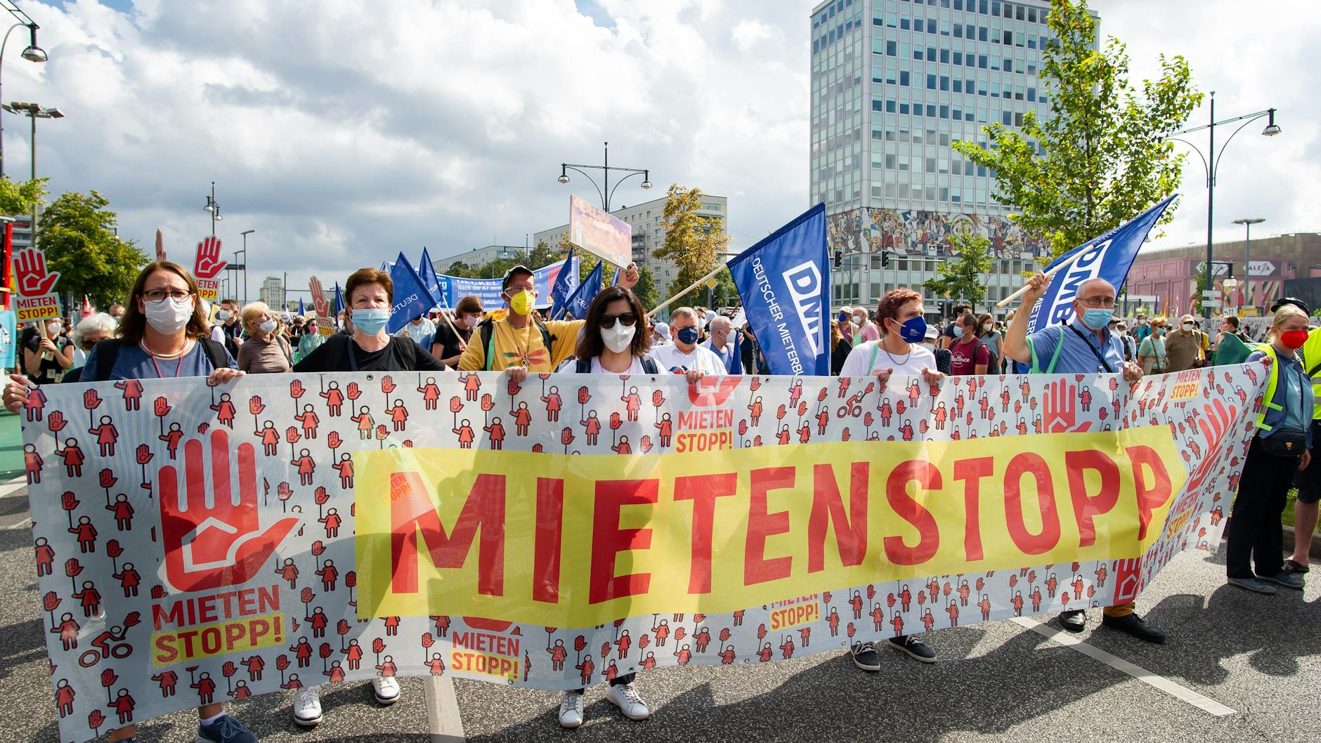 Mietenstopp - so lautet eine der Hauptforderungen bei der Großdemonstration in Berlin. 
