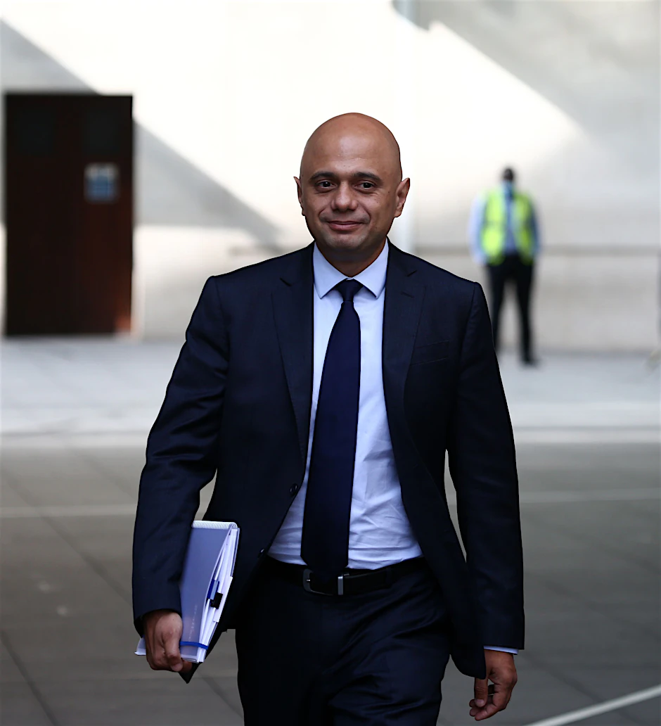 Großbritanniens Gesundheitsminister Sajid Javid bestätigte, dass die Pläne für einen verpflichtenden Impfnachweis für Besucher von stark besuchten Veranstaltungen in England verworfen werden.