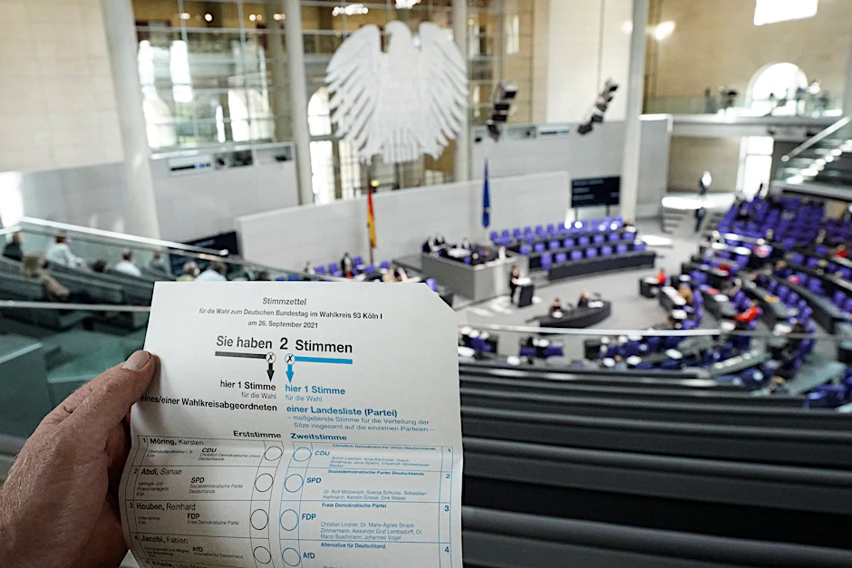 Auch bei dieser Bundestagswahl dürfte das Parlament nach Einschätzung von Experten nochmals womöglich deutlich größer werden (Symbolbild).