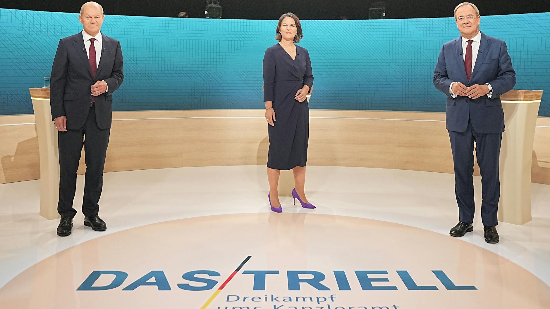 Kanzlerkandidat Olaf Scholz (SPD), Kanzlerkandidatin Annalena Baerbock (Bündnis90/Die Grünen) und Kanzlerkandidat Armin Laschet (CDU) beim zweiten TV-Triell. 