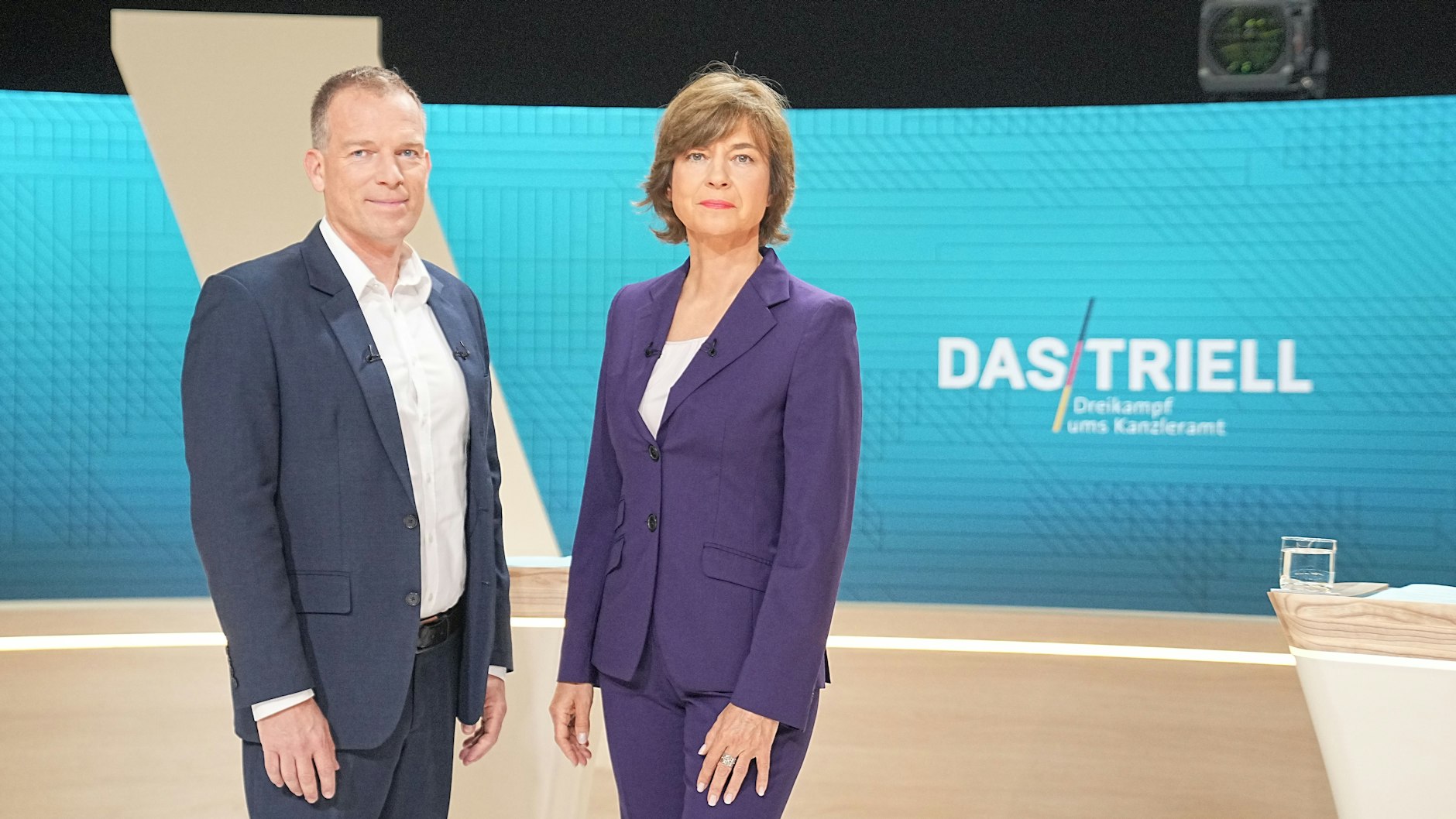 &nbsp;Die Moderatoren Oliver Köhr und Maybrit Illner.&nbsp;