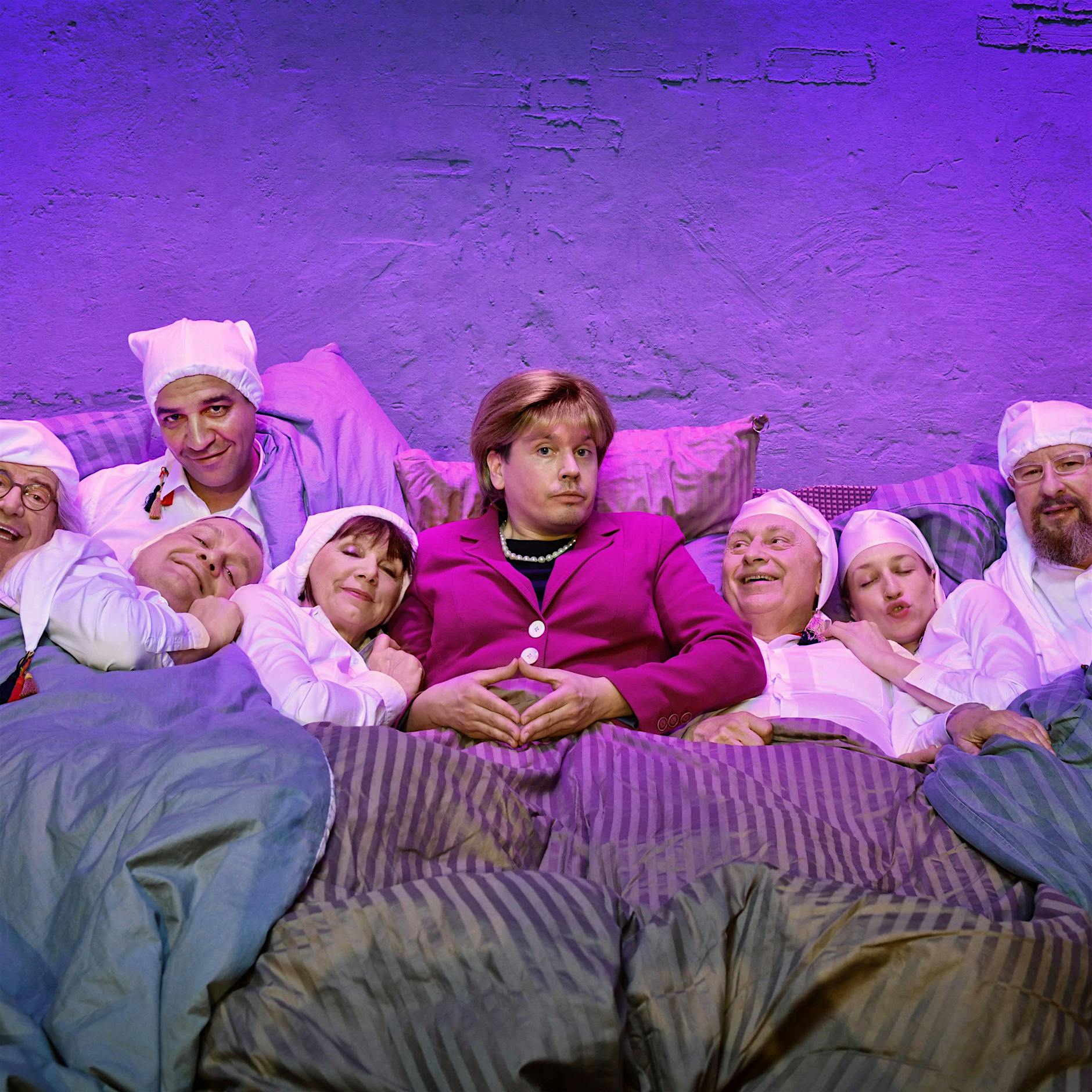 Wenn die Raute baden geht: Die Distel über „Deutschland in den Wechseljahren“