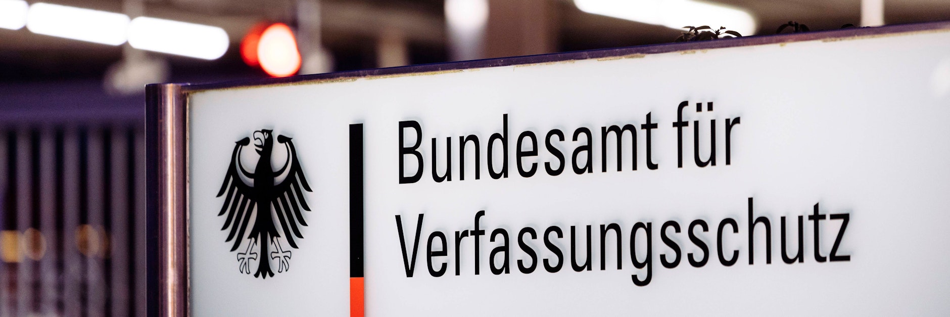 Das Bundesamt für Verfassungsschutz hält 2000 Islamisten in Deutschland für besonders gefährlich.