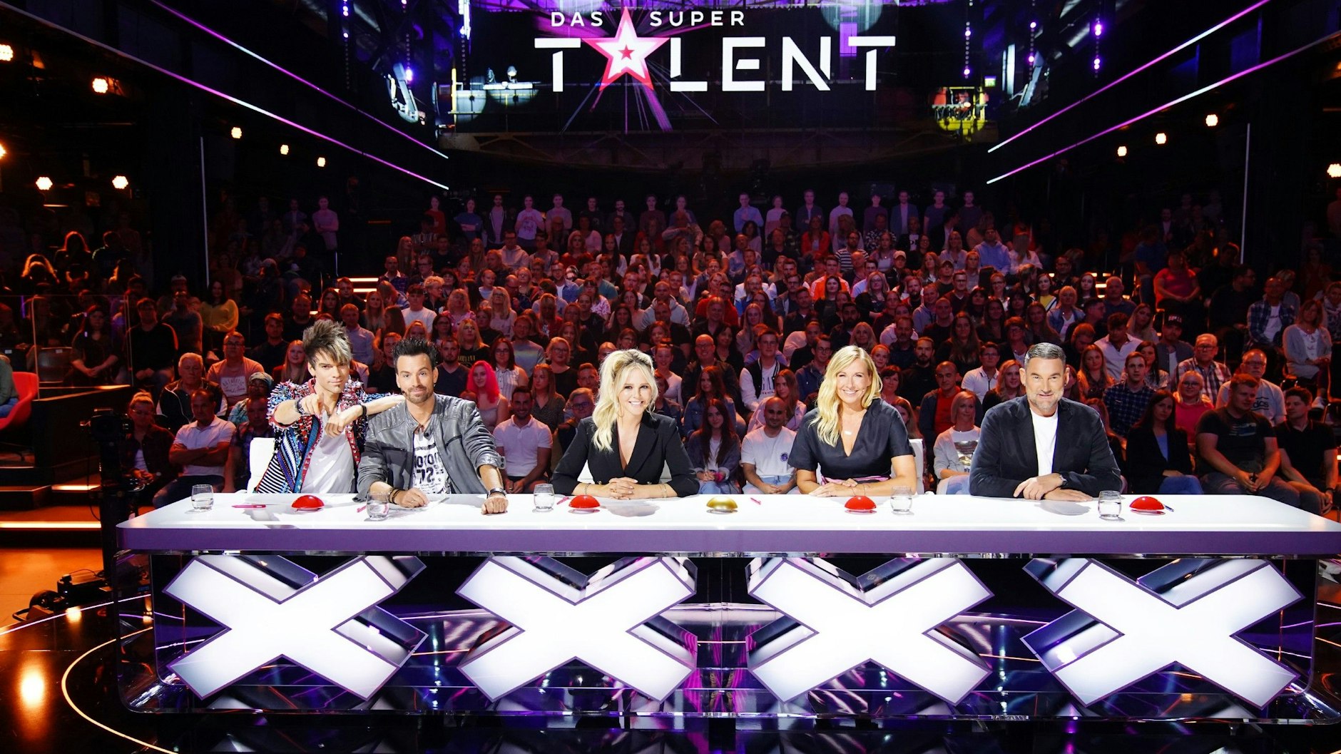 Die Ehrlich Brothers, Chantal Janzen, Andrea Kiewel und Michael Michalsky sitzen in der Jury bei „Das Supertalent“.