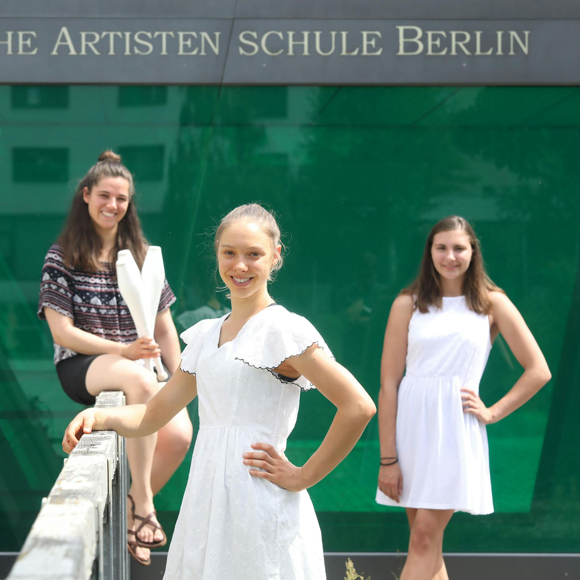 Viola, Johanna und Larissa: Auf dem Sprung in die große Karriere! DAS sind Berlins biegsamste Schülerinnen