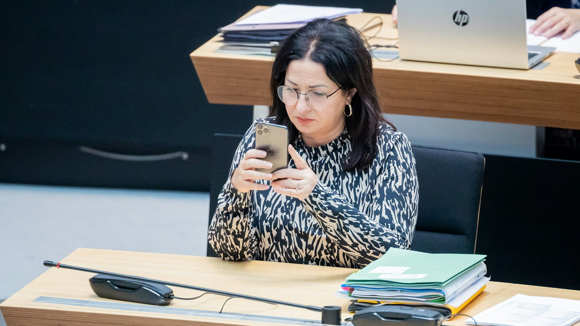 Dilek Kalayci (SPD), Gesundheitssenatorin von Berlin, bei der 82. Plenarsitzung des Berliner Abgeordnetenhauses im August 2021.