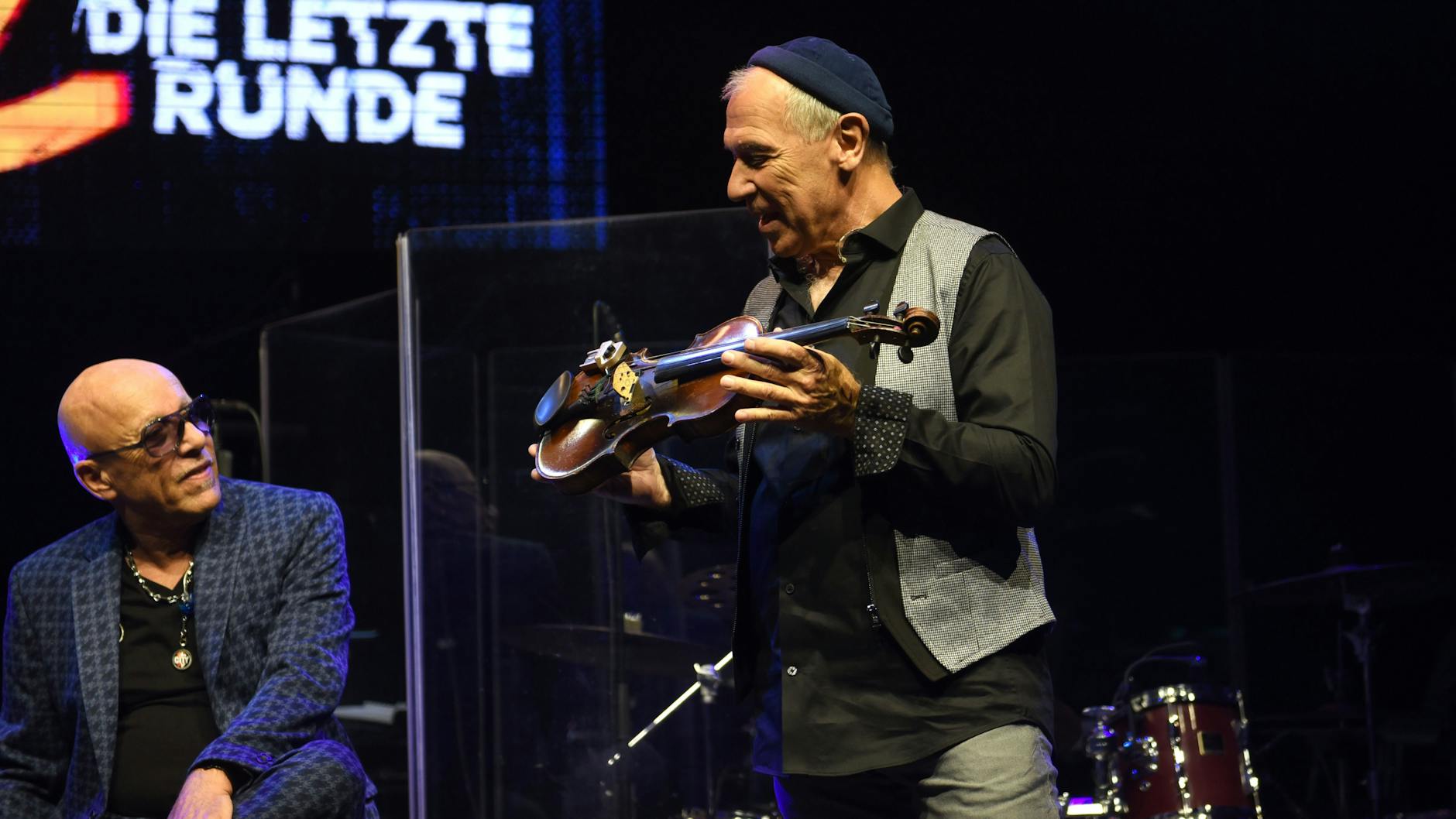 Georgi Gogow hat noch immer die Geige, auf der das legendäre Geigensolo von „Am Fenster“ entstand.<br>
