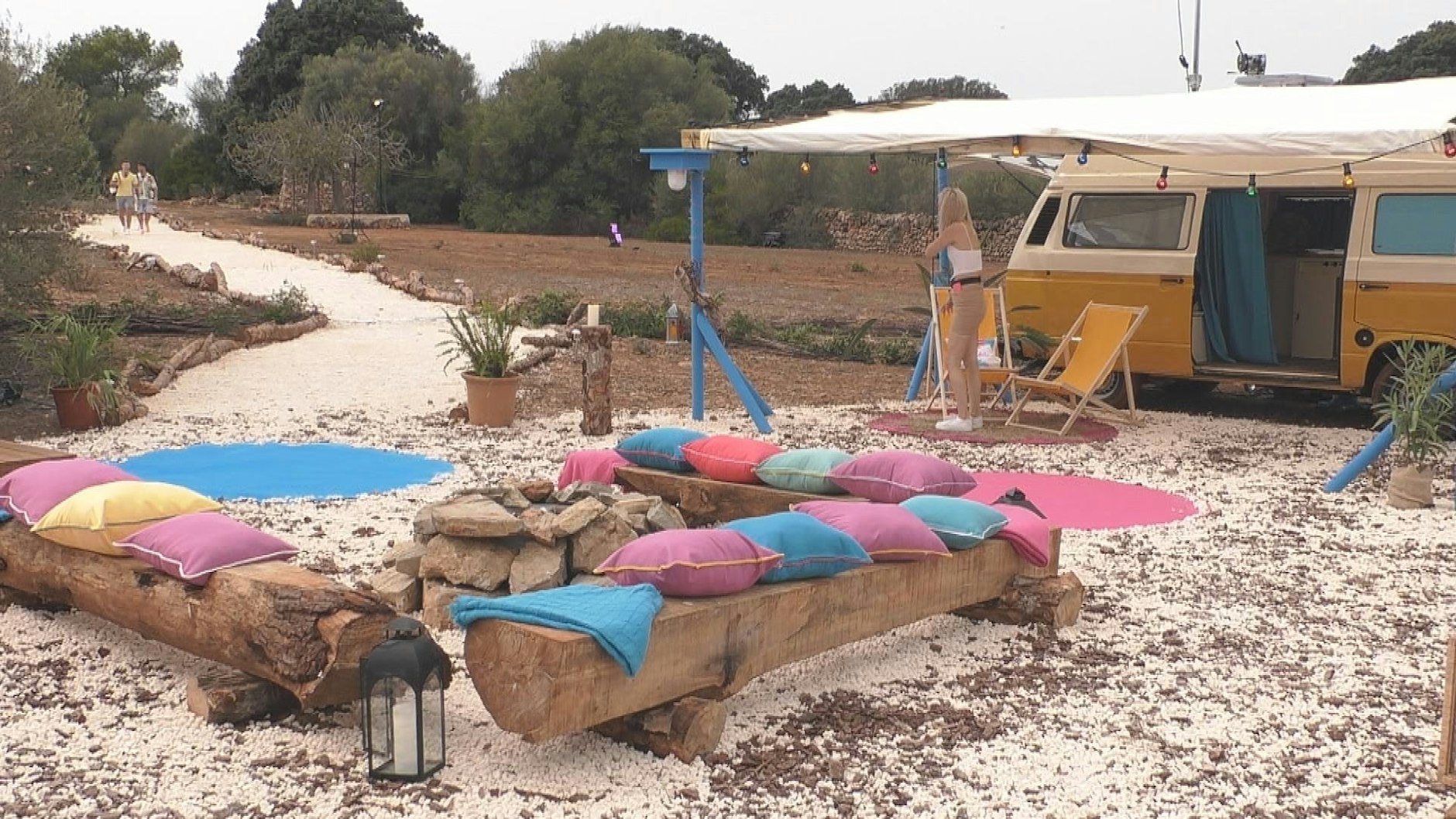 Lisa empfängt vor dem „Love Island“-Camping-Lager ihre drei Granaten Dominik, Maurice und Mo.