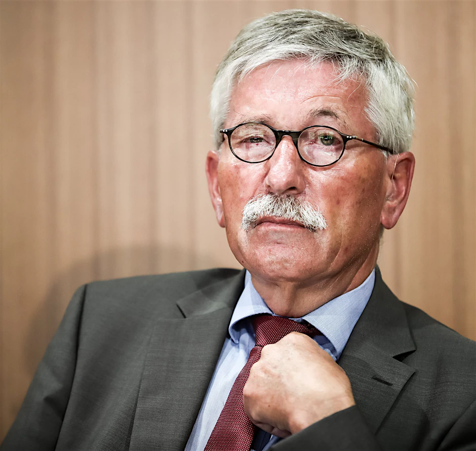 2021 schloss die SPD den ehemaligen Finanzsenator von Berlin aus der Partei aus. Heute macht Thilo Sarrazin Wahlkampf für die Freien Wähler.