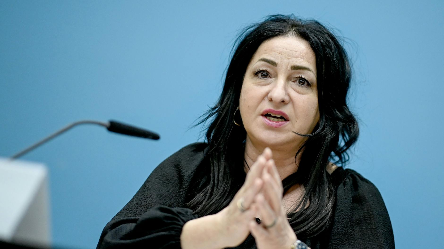 Dilek Kalayci nach der Senatssitzung am Dienstag. Die Berliner Gesundheitssenatorin hatte erklärt, wie es sich mit dem 2G-Optionsmodell verhält.