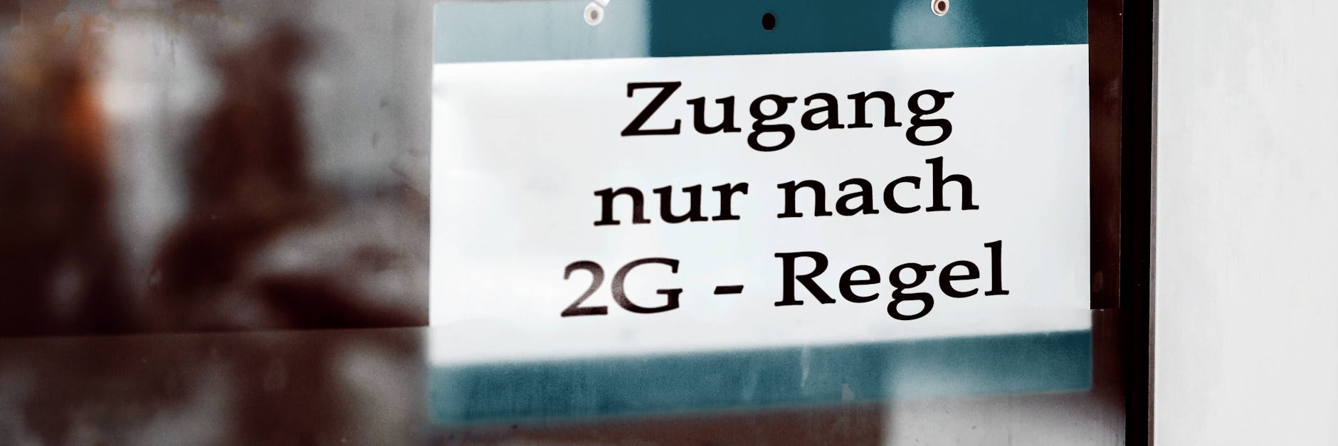 Nur geimpft oder genesen: Nach massiver Kritik rudert der Berliner Senat mit einer extrem strengen Auslegung von 2G zurück.