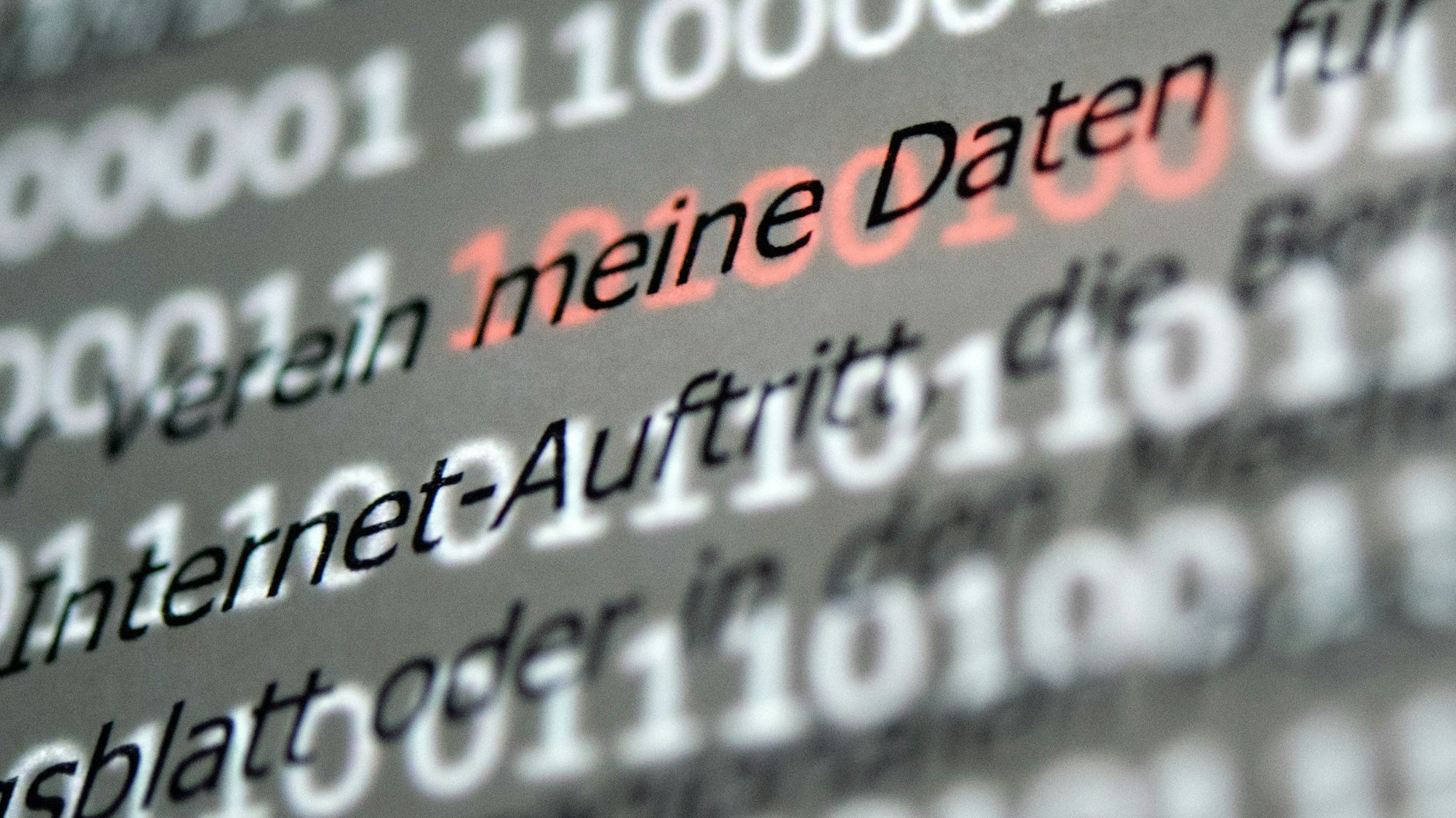 Bitkom-Umfrage zeigt: Viele Unternehmen sehen sich durch strenge Datenschutzauflagen unter Druck gesetzt.