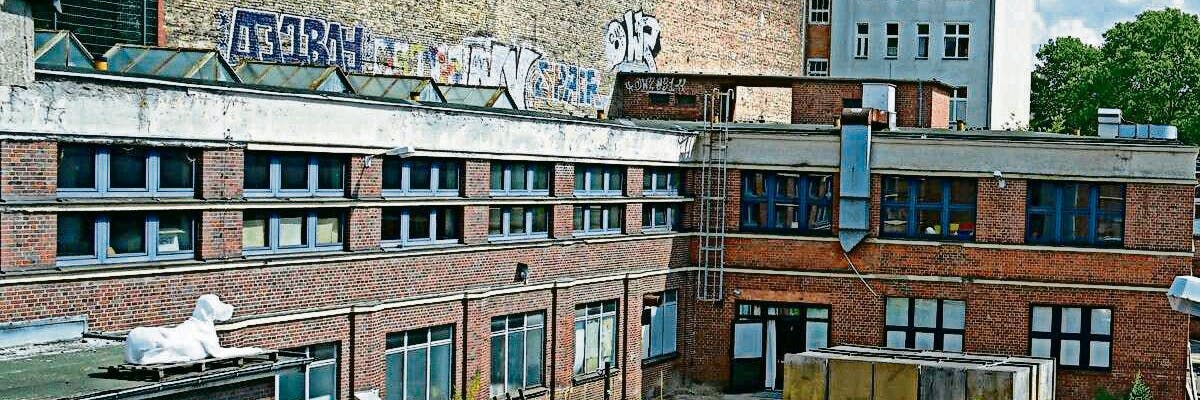 Uferhallen Die Uferhallen in der Uferstraße 8 in Berlin Wedding / Gesundbrunnen. Veranstaltungsort, Ateliers und Künstler haben sich hier niedergelassen.