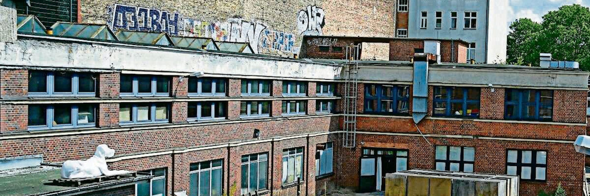 Uferhallen Die Uferhallen in der Uferstraße 8 in Berlin Wedding / Gesundbrunnen. Veranstaltungsort, Ateliers und Künstler haben sich hier niedergelassen.