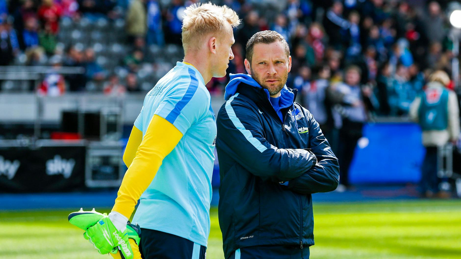 Kennen sich schon lange: Trainer Pal Dardai und Torhüter Sascha Burchert im Jahr 2016.