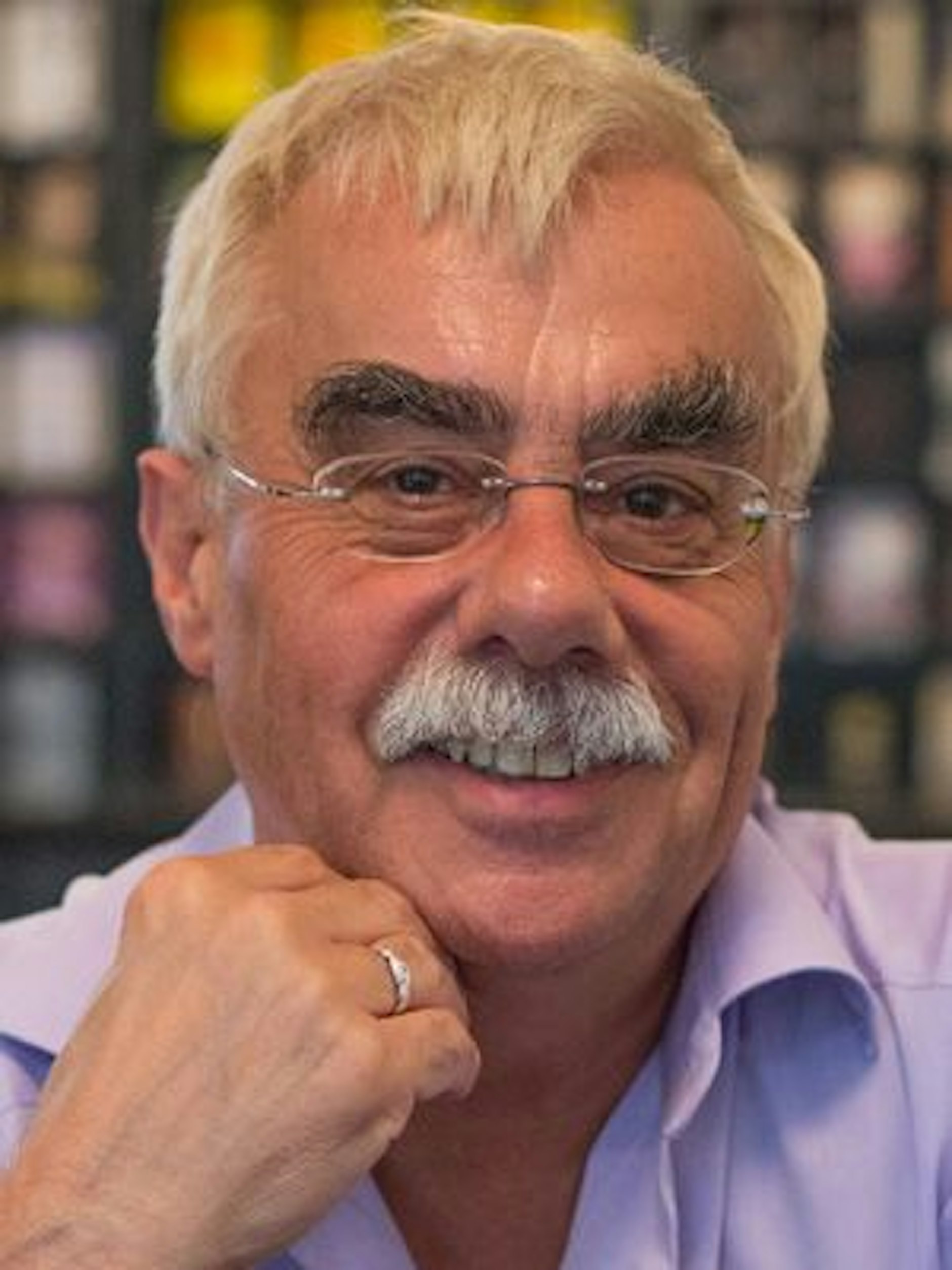 Claus Koch ist Psychologe und Experte für Bindungsstörungen in Berlin.