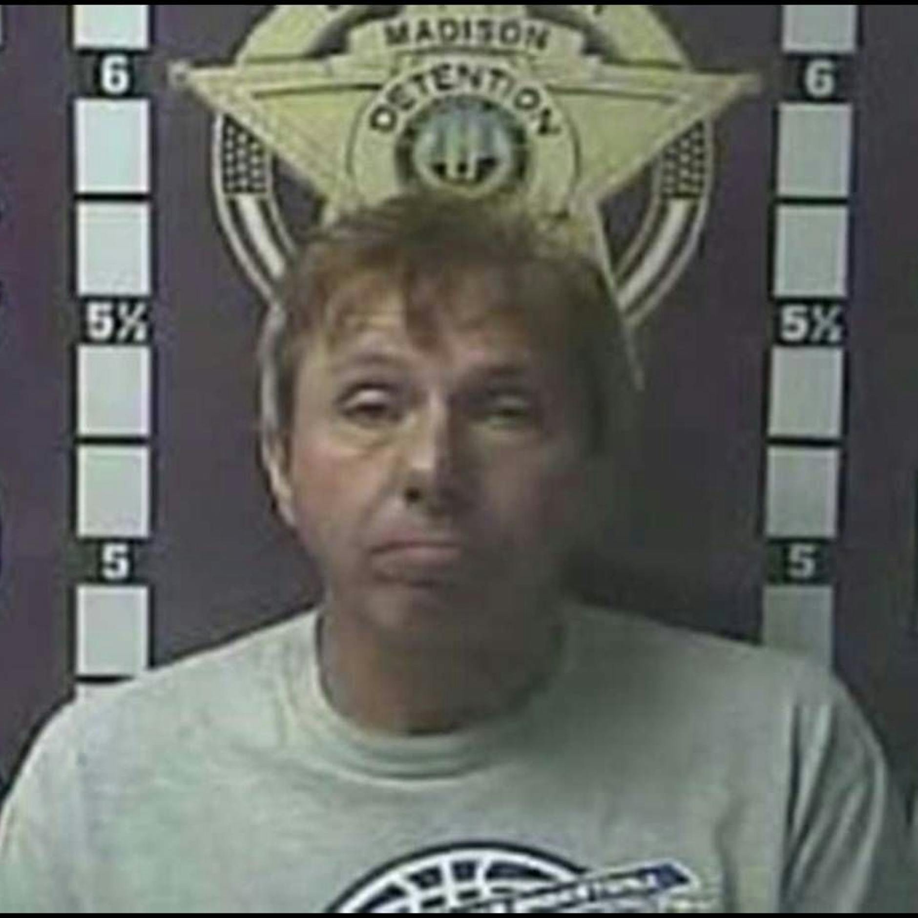 Mann verhaftet, weil er „auf Außeridische“ schoss