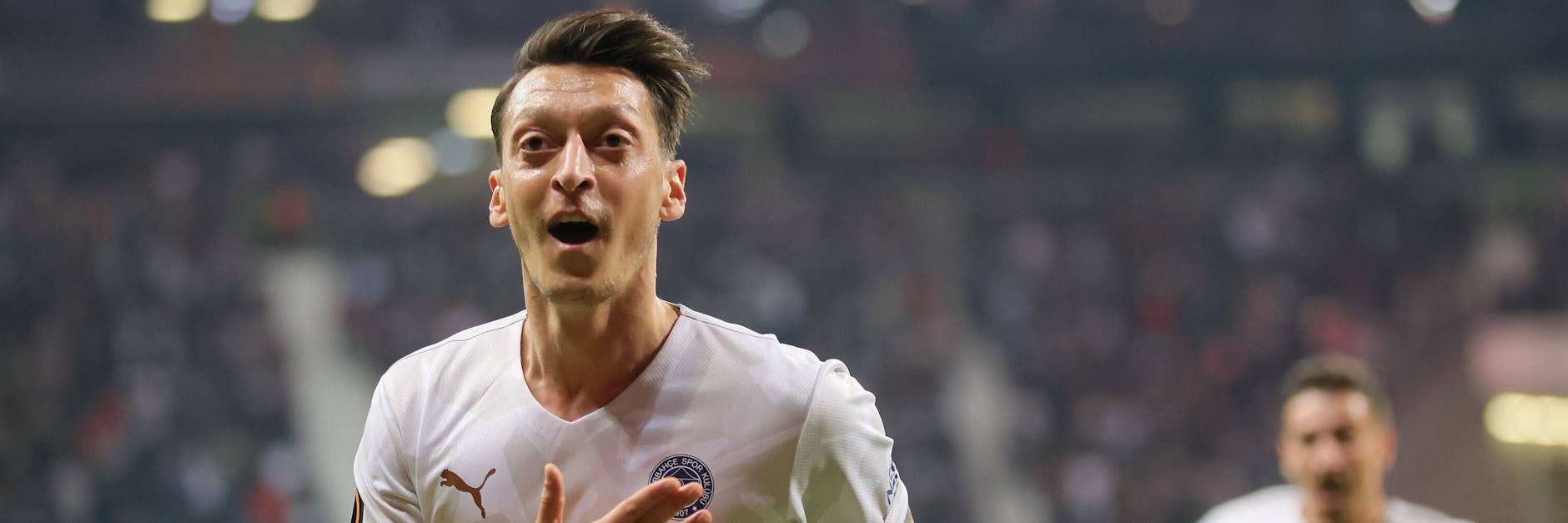 Ließ sich von den Pfiffen der Fans nicht unterkriegen und erzielte das 1:0 für Fenerbahce gegen Eintracht Frankfurt: Mesut Özil.&nbsp;