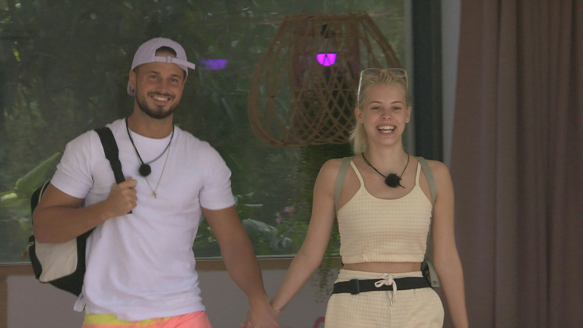 Lisa kehrt mit Maurice in die „Love Island“-Villa zurück.