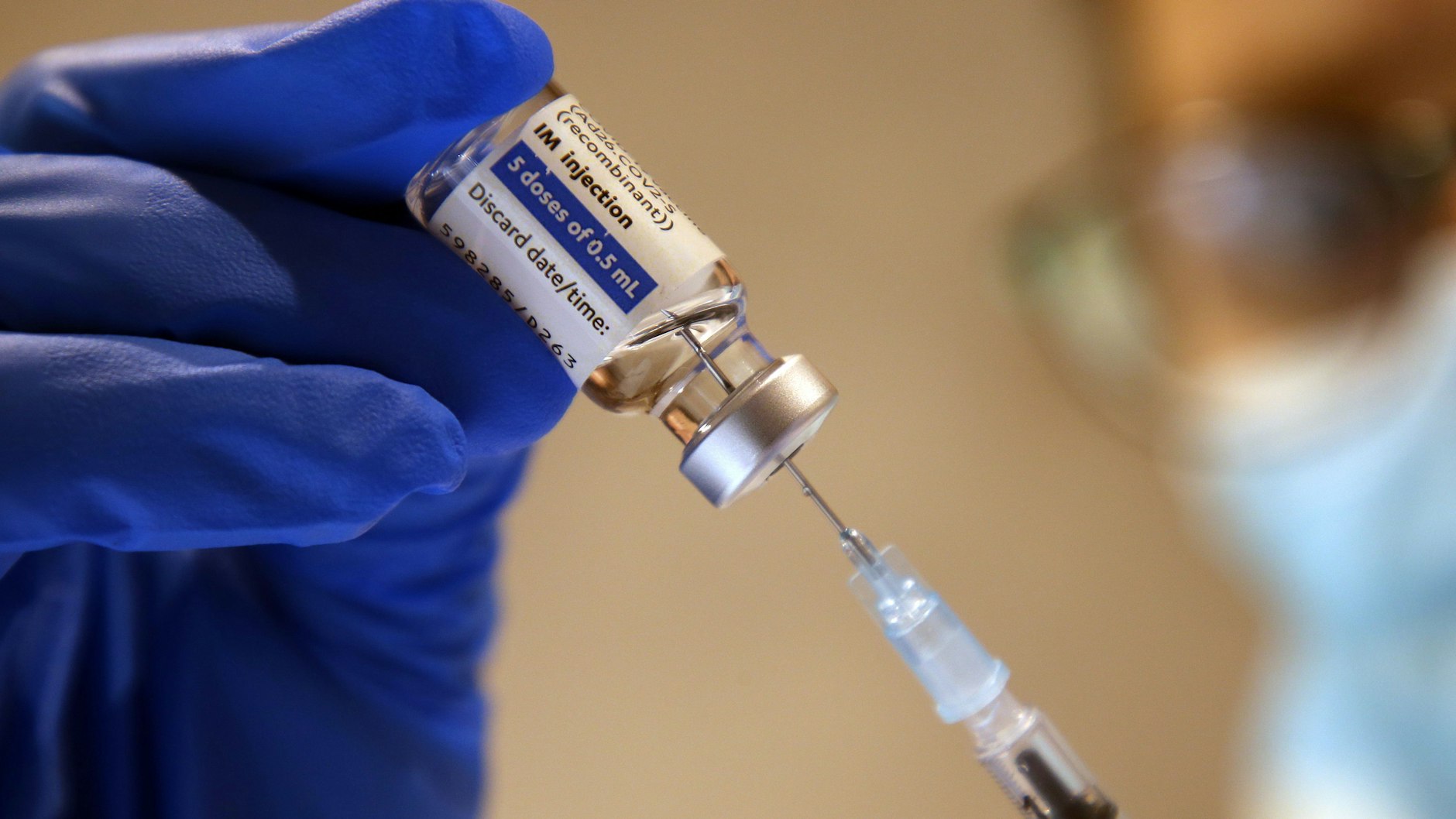 Laut RKI haben bislang gut drei Millionen Menschen eine Johnson &amp; Johnson-Impfung bekommen.