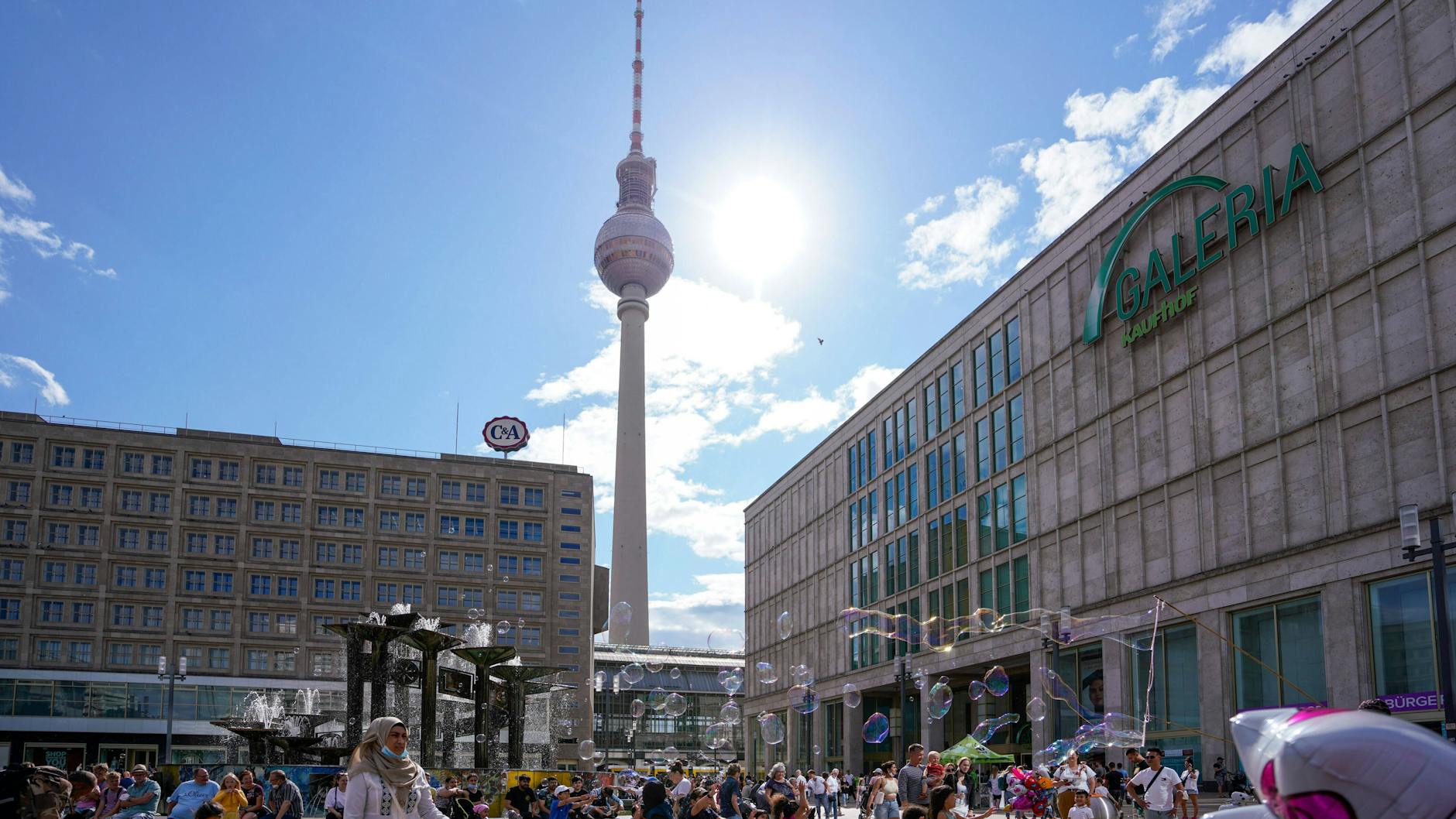 Hier enden Beziehungen: auf dem Alexanderplatz.