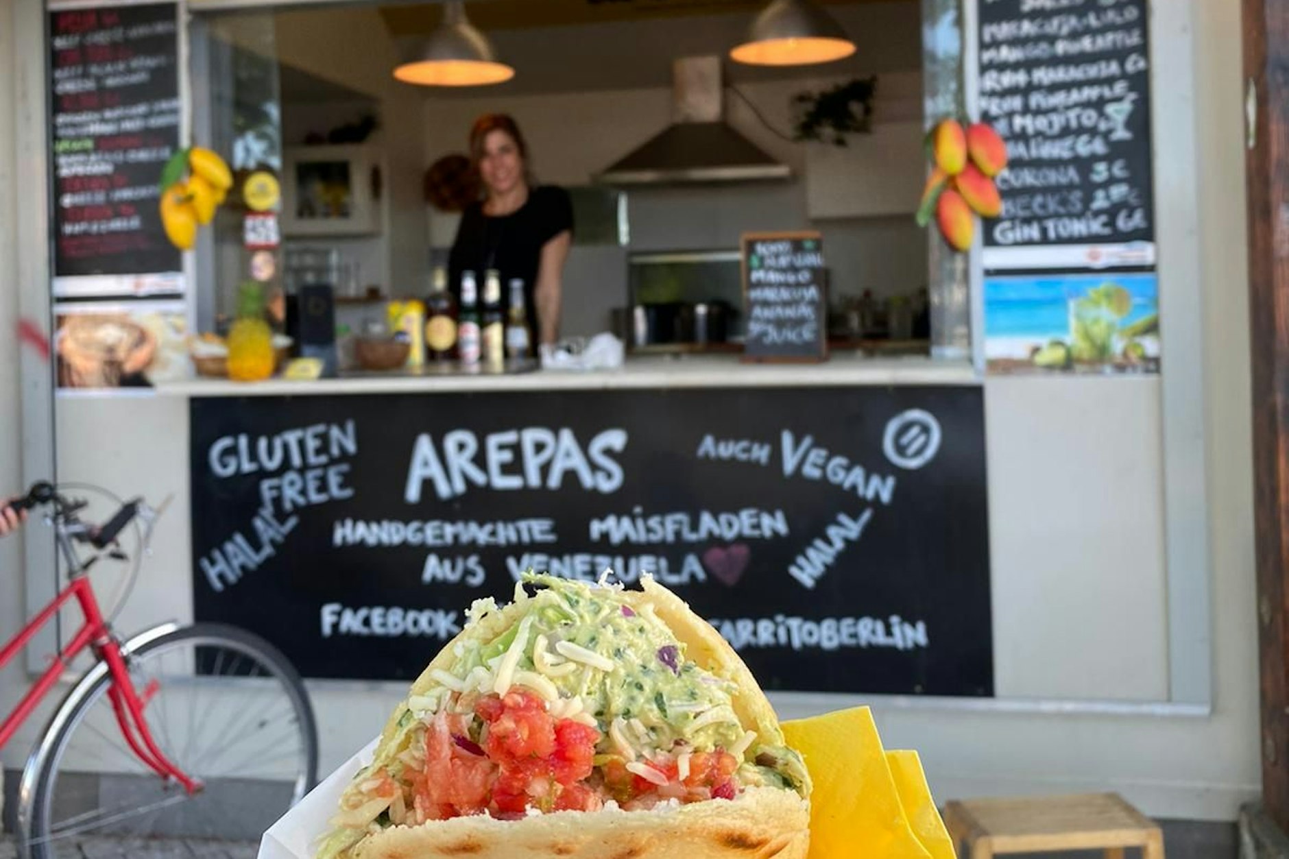 Warm und lecker: Jeden Tag stehen Dutzende Latinos bei La Casita Schlange.