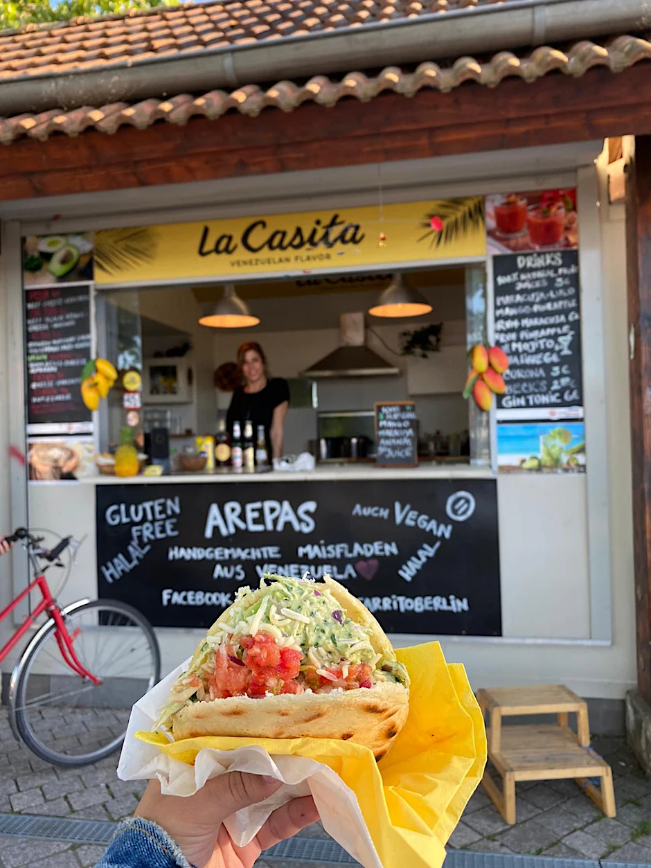 Warm und lecker: Jeden Tag stehen Dutzende Latinos bei La Casita Schlange.
