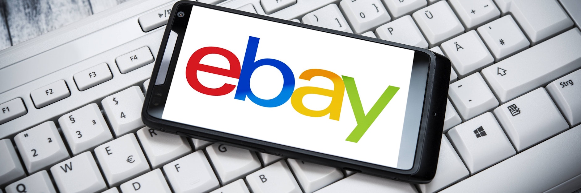 Man sollte einige Tricks kenne, um erfolgreich bei Ebay zu verkaufen. 