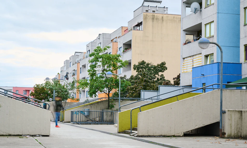 Wowereit kritisiert Milliarden-Wohnungsdeal des Berliner Senats