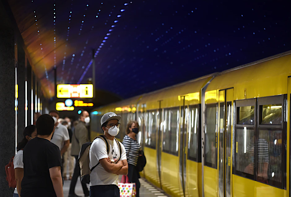 Durch die Corona-Pandemie fahren viele Menschen weniger mit Bus und Bahn.<br>