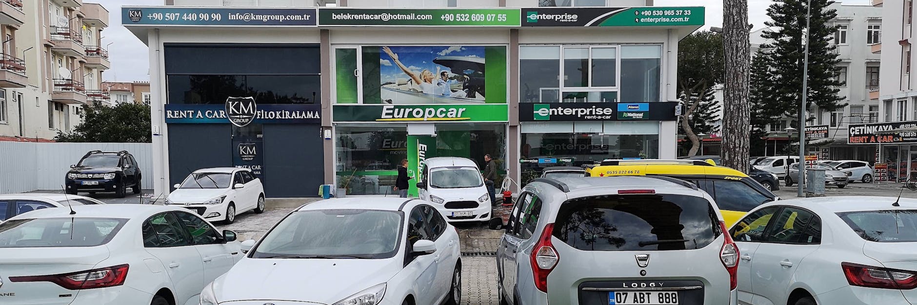 Für Mietwagen müssen Urlauber bald noch mehr zahlen.