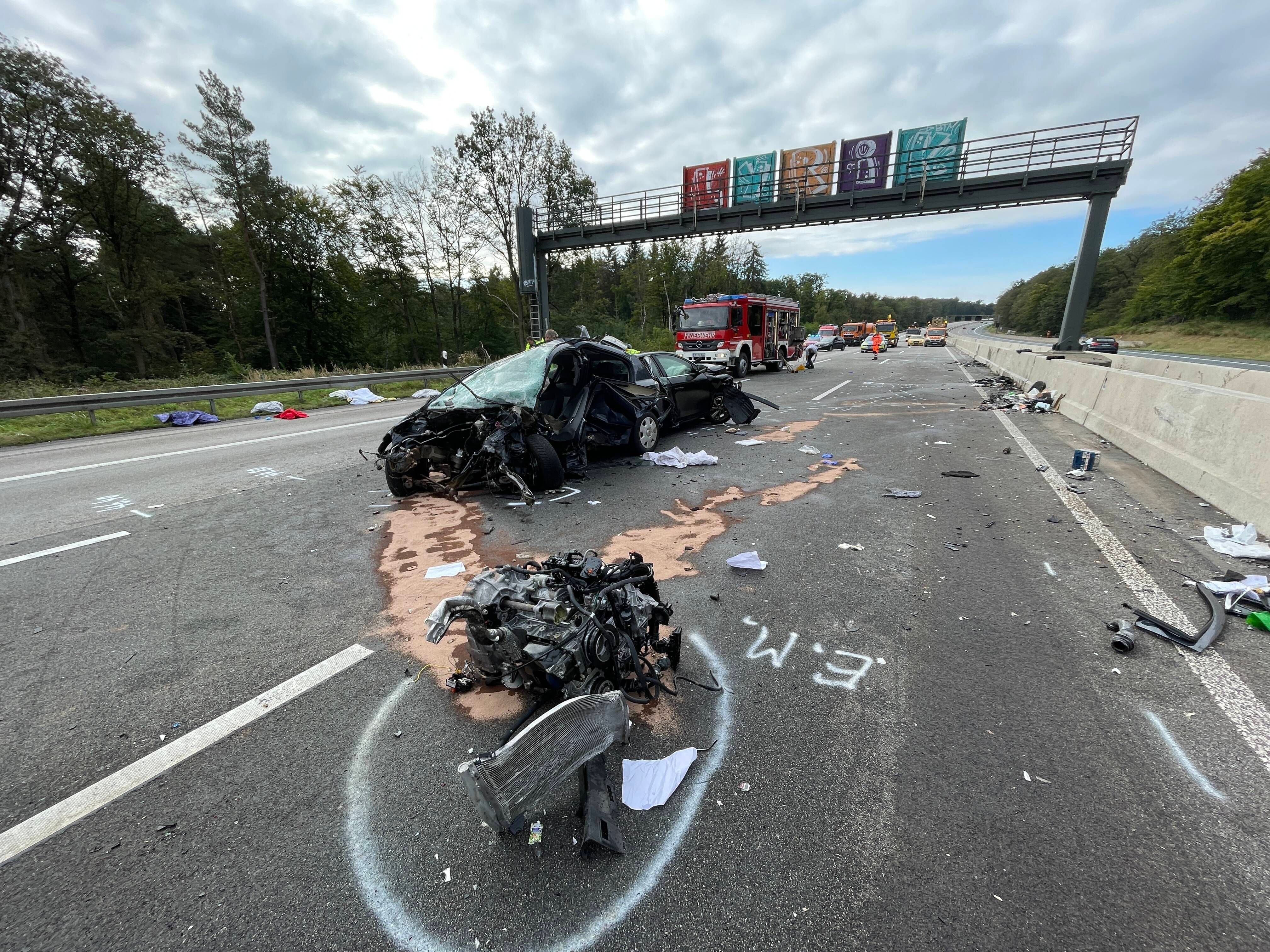 Vier Tote Bei Schwerem Unfall Auf A5 – War Die Ursache Ein Falschfahrer?