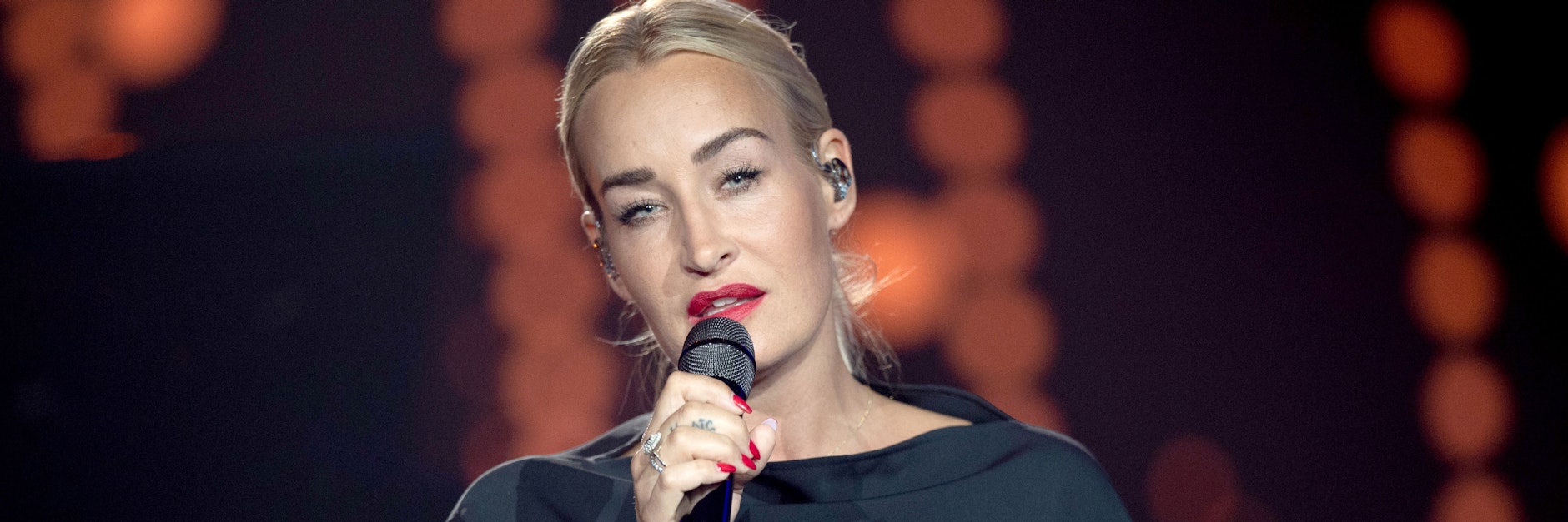 Sängerin Sarah Connor (41) steht im Juli auf der Bühne der ARD-Benefizgala in Leipzig. Der Benefiz-Abend zur Flutkatastrophe stand unter dem Motto „Wir halten zusammen!“