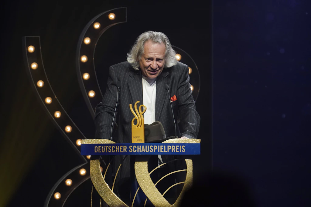 „Sein oder Nichtsein“: Wie die Theatergeister lebendig werden