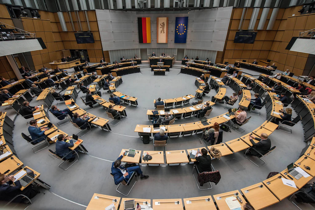 Abgeordnetenhaus: Die Politiker verdienen bald noch mehr als bisher