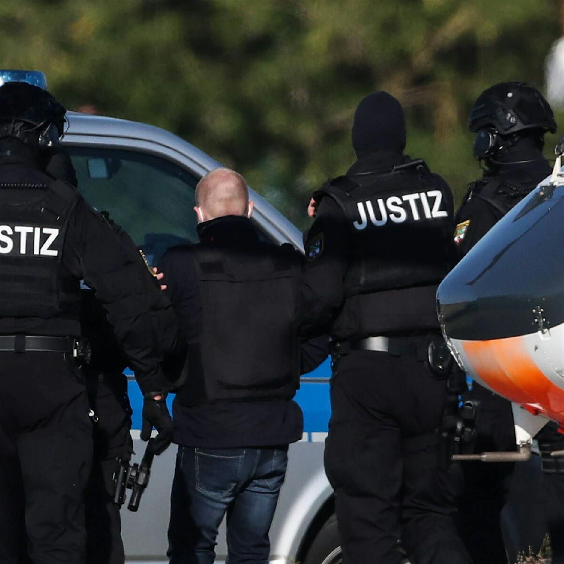 Brieffreundschaft mit Halle-Attentäter: Polizistin suspendiert