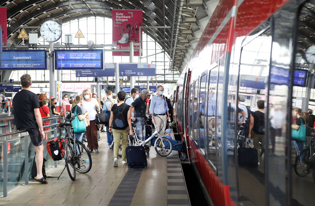 Mit Bus und Bahn in Berlin: Flexibleres Ticket kommt 2022