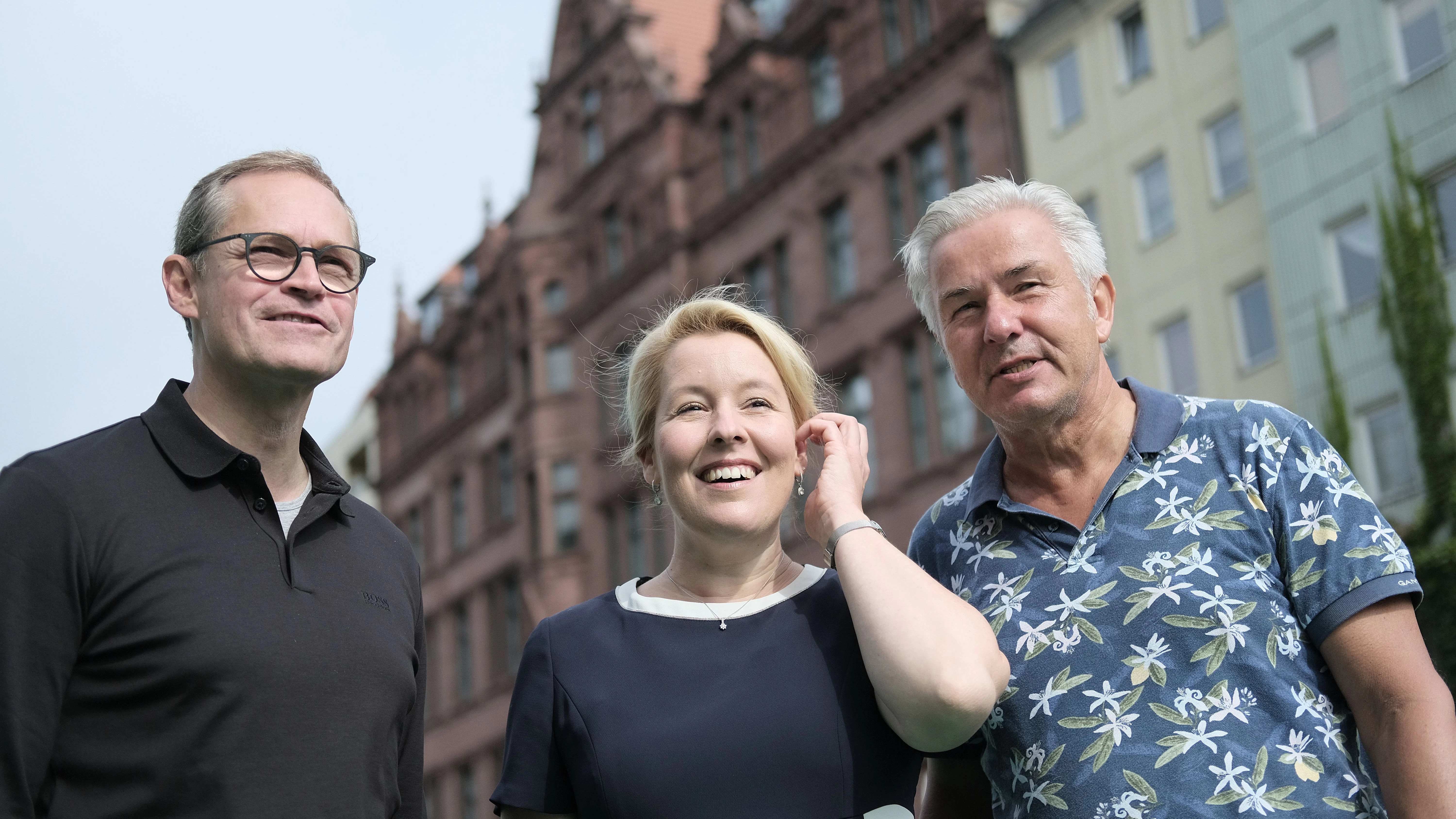 Die SPD und ihre Bürgermeister: Michael Müller und Klaus Wowereit mit Kandidatin Giffey.