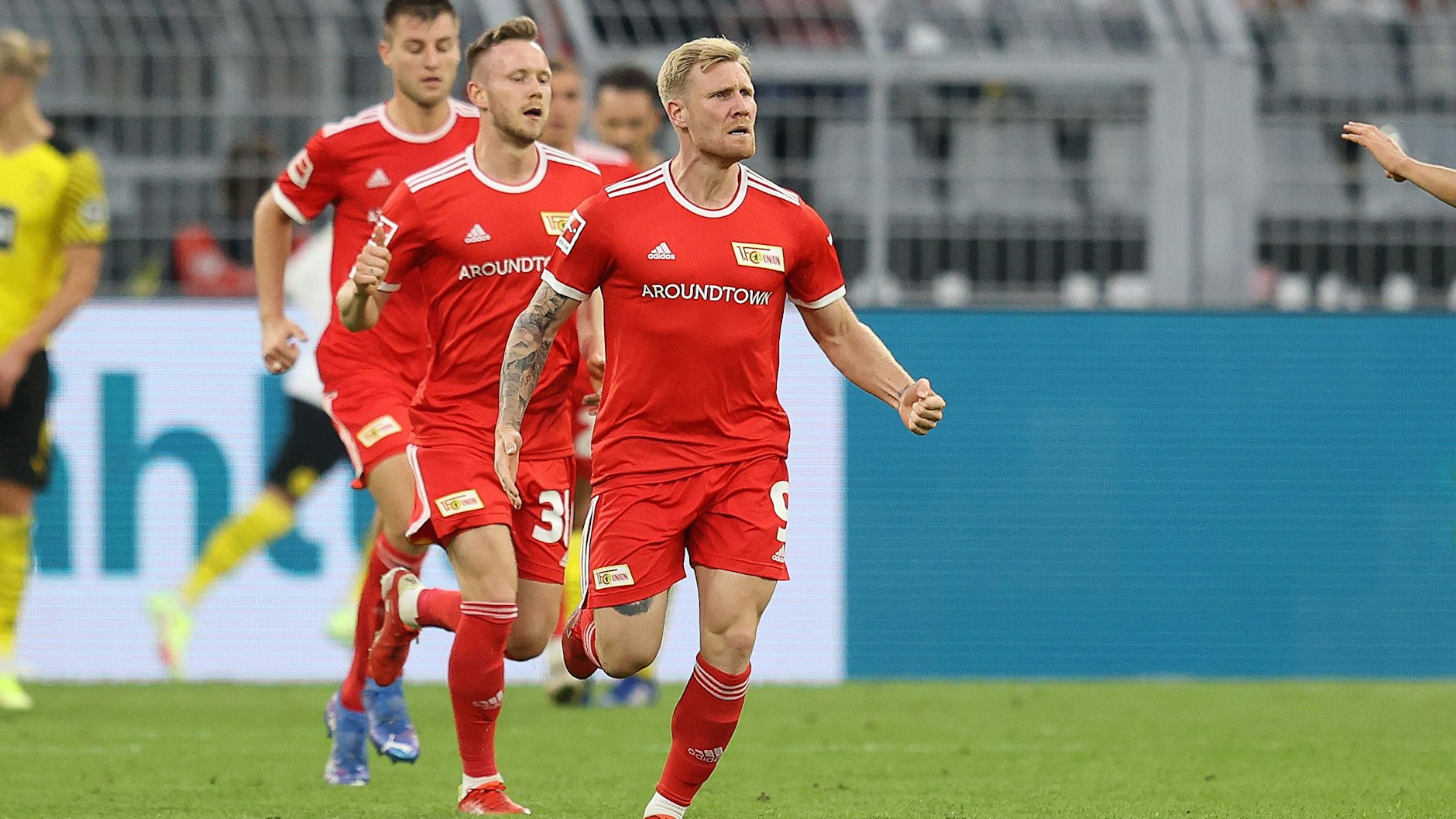 Und niemals aufgeben: Auch bei Borussia Dortmund legte die Profis trotz 0:3 Rückstand alles rein und machten das Spiel noch mal spannend. 