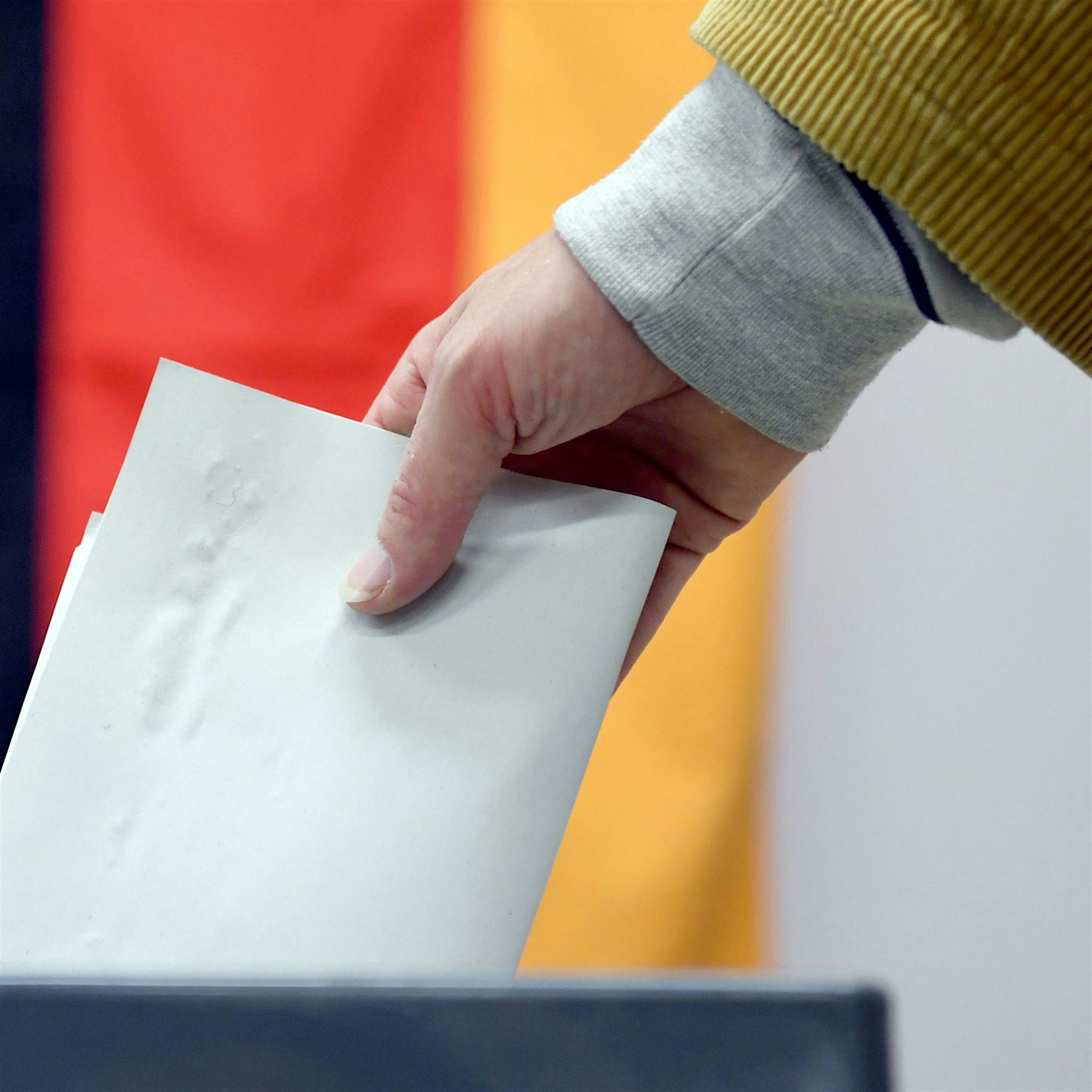 Nur mit Maske ins Wahllokal