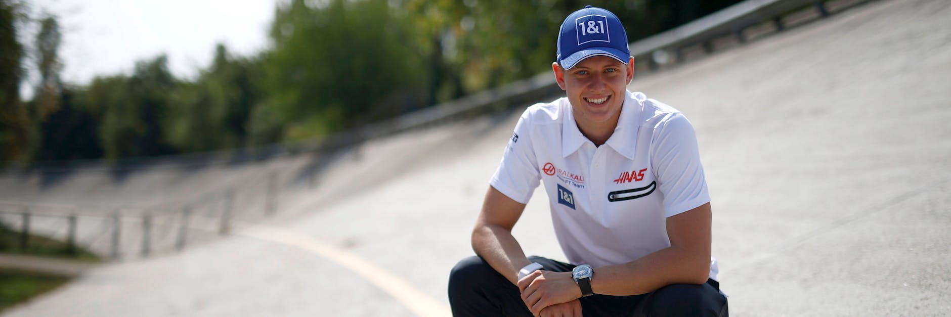 Mick Schumacher verlängerte bei seinem Team Haas und fährt auch nächstes Jahr in der Formel 1. 