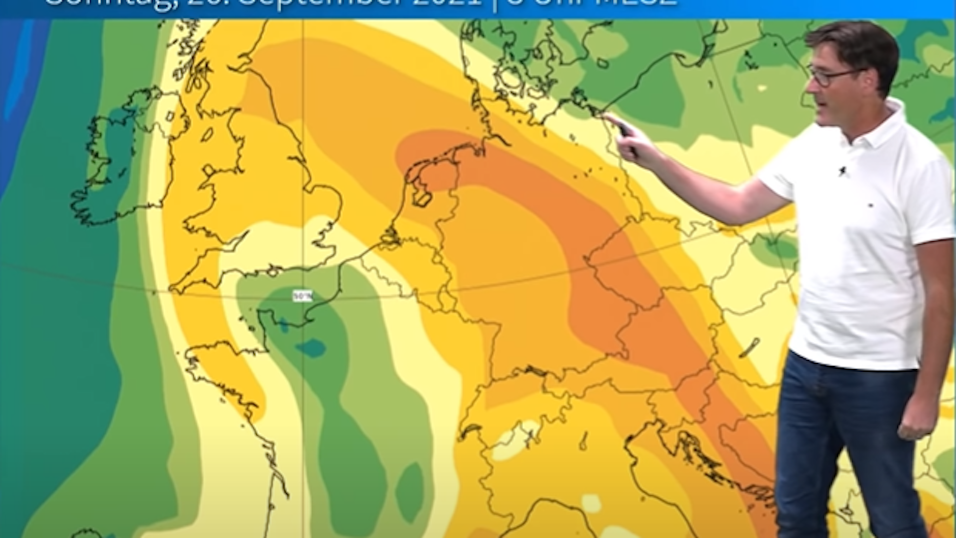 Diplom-Meteorologe Dominik Jung warnt vor der Schwefelwolke, die nach Deutschland zieht.
